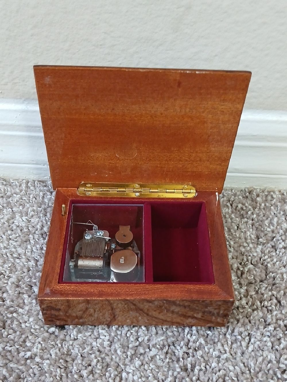 Hand Crafted Mahogany Wood Inlay Music Box with Mandolin Motif | Brown - Picture 2 of 7